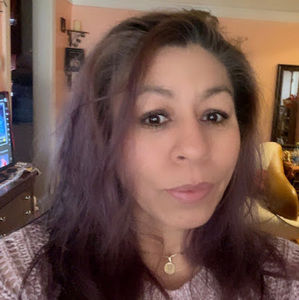 Meet your Posher, Alma